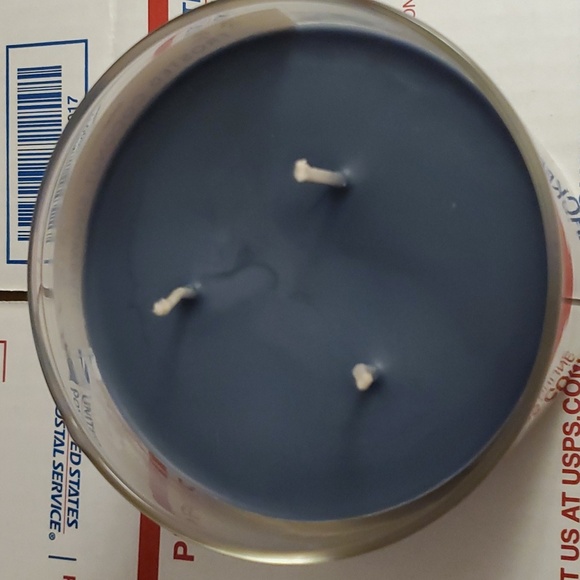 2 X Bath & Body Works 3 Wick Candle Frosted Coconut Snowball 14.5oz BBW - Picture 7 of 8